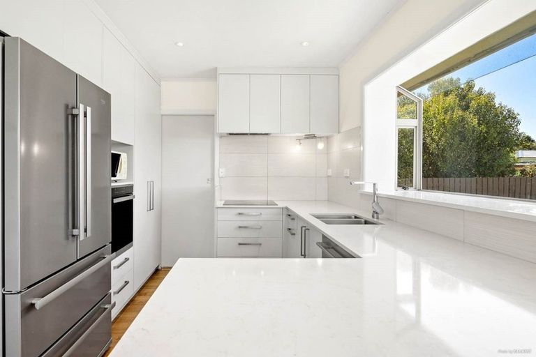 Photo of property in 37 Tampin Road, Hillpark, Auckland, 2102