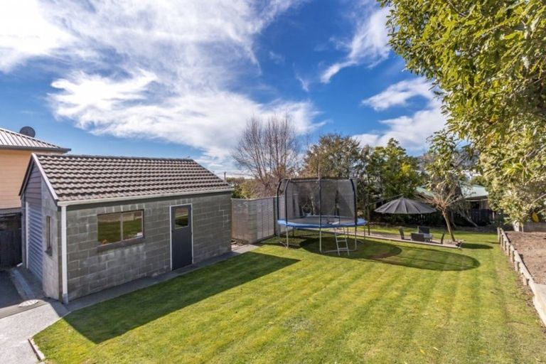 Photo of property in 7 Avoca Valley Road, Heathcote Valley, Christchurch, 8022