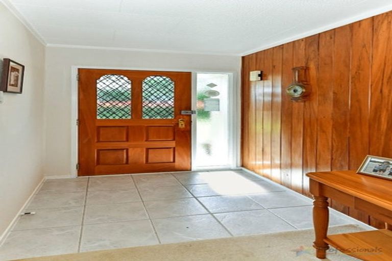 Photo of property in 2 Evanda Crescent, Conifer Grove, Takanini, 2112