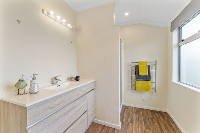 Photo of property in 12 Dal Din Drive, Otaki, 5512