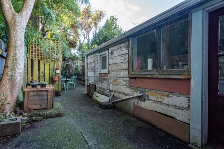 Photo of property in 106 Aro Street, Aro Valley, Wellington, 6021