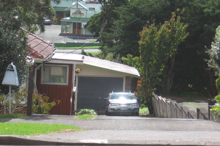 Photo of property in 2/10 Evans Road, Glen Eden, Auckland, 0602