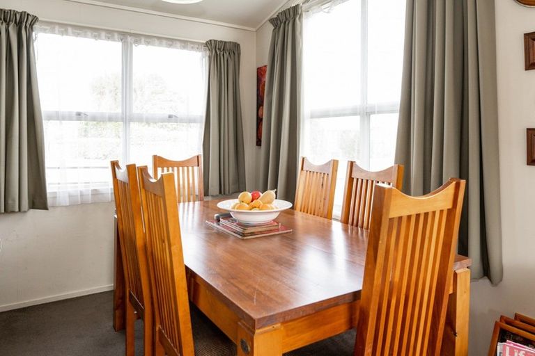 Photo of property in 2a Lipscombe Crescent, Havelock North, 4130