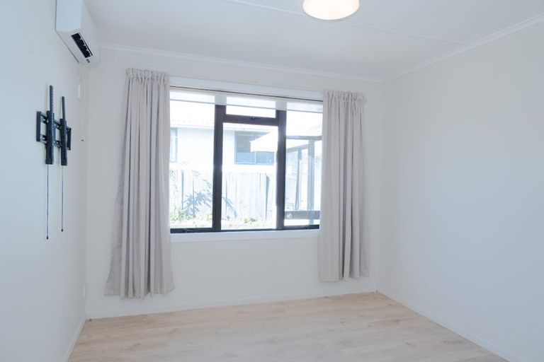 Photo of property in 12 Pomaria Road, Henderson, Auckland, 0610