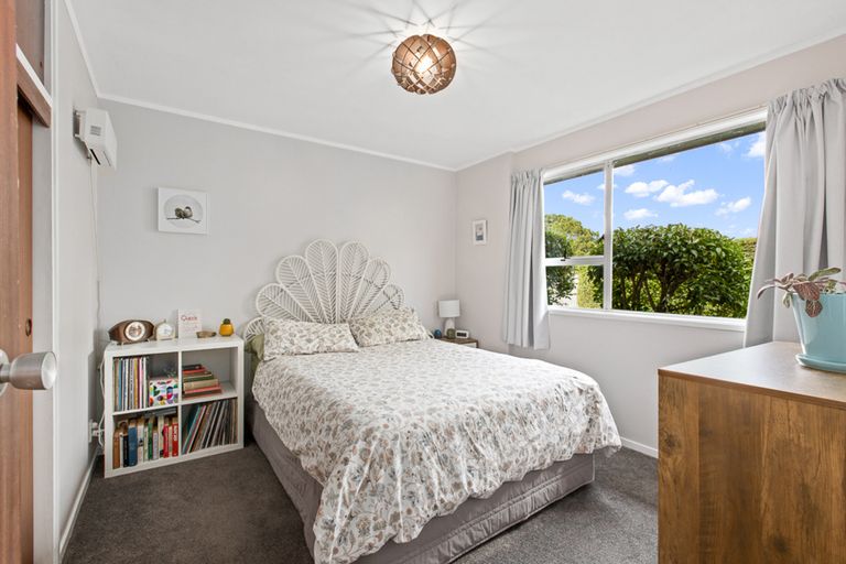 Photo of property in 1/15 Trojan Crescent, New Lynn, Auckland, 0600