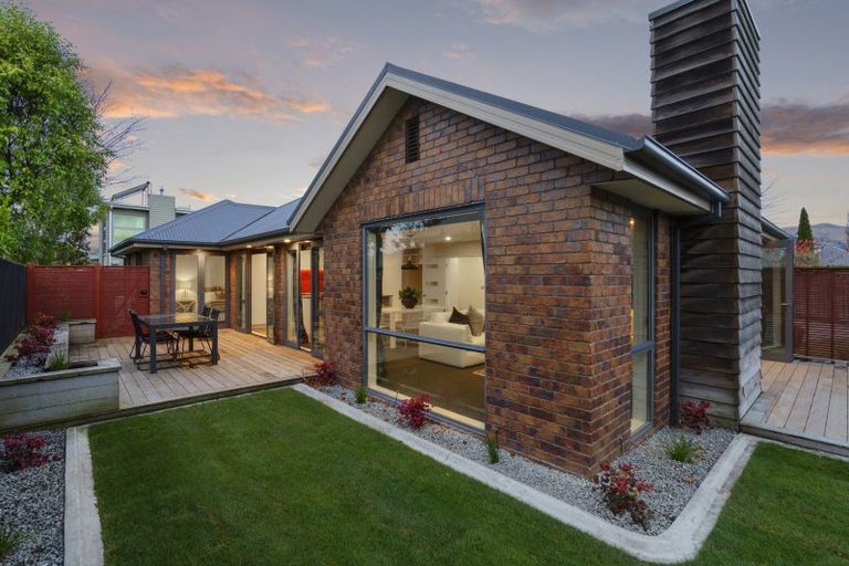 Photo of property in 11c Tainui Street, Somerfield, Christchurch, 8024