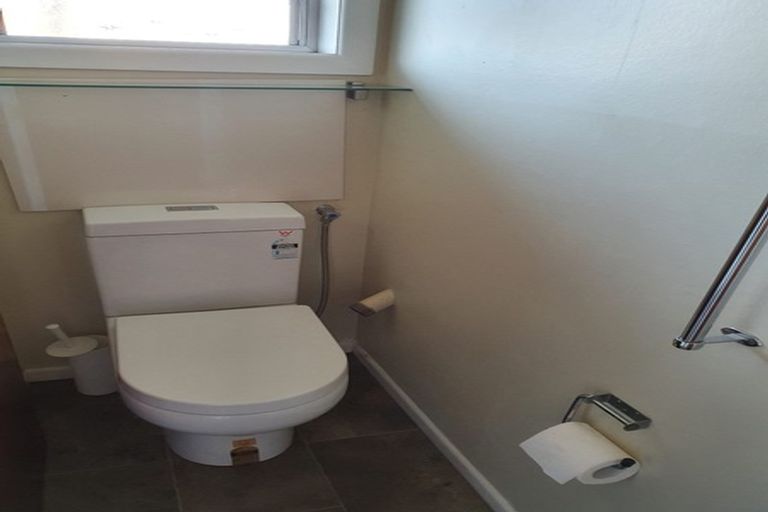 Photo of property in 1/77 Memorial Avenue, Ilam, Christchurch, 8053