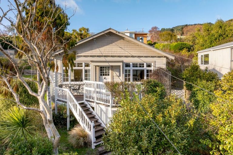Photo of property in 27 Marine Parade, Macandrew Bay, Dunedin, 9014