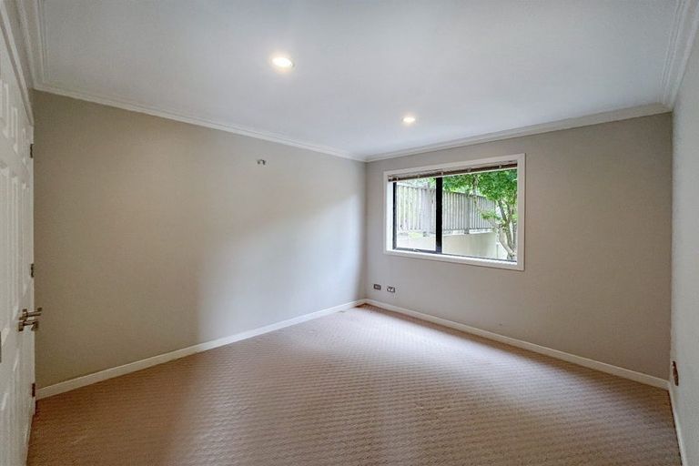 Photo of property in 32 Kilkelly Avenue, Pinehill, Auckland, 0632