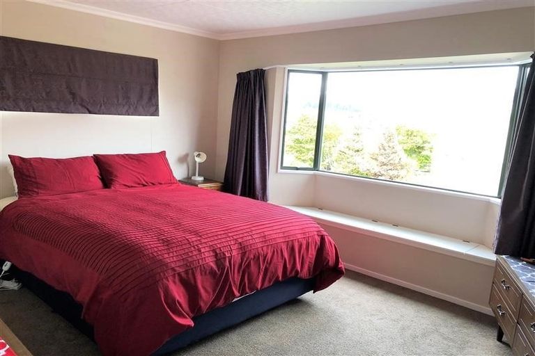 Photo of property in 52 Rata Street, Wanaka, 9305