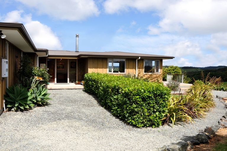Photo of property in 301 Ranganui Road, Kaiwaka, 0573