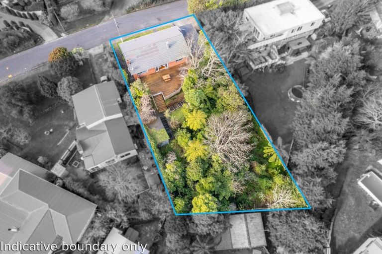 Photo of property in 10 Vista Crescent, Maoribank, Upper Hutt, 5018