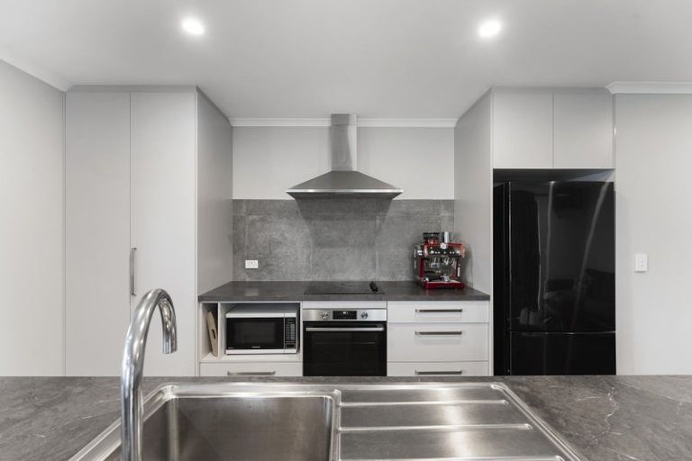 Photo of property in 20 Evelyn Crescent, Marshland, Christchurch, 8083