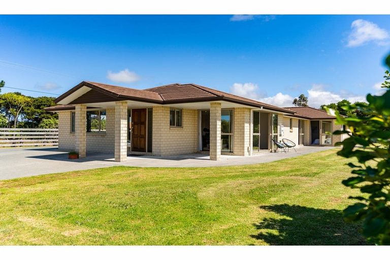 Photo of property in 1 Sunlea Lane, Mangawhai, 0505