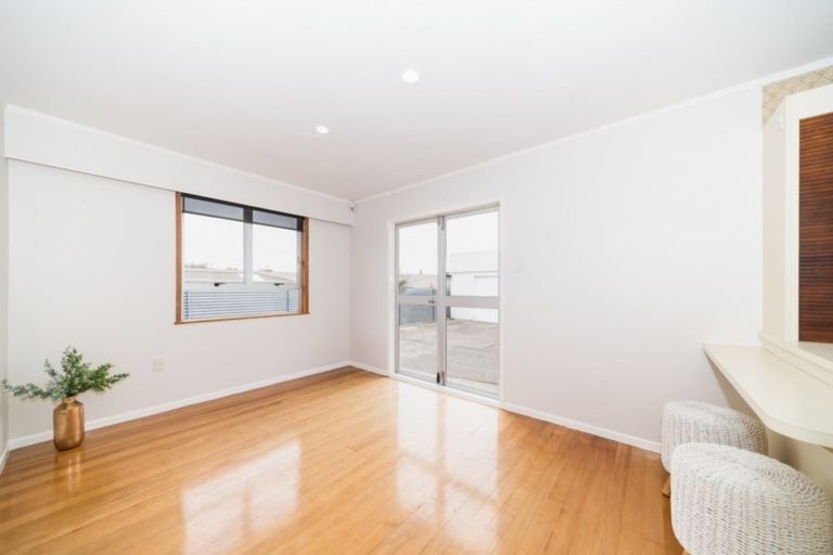 Photo of property in 4 Sutherland Crescent, Westbrook, Palmerston North, 4412