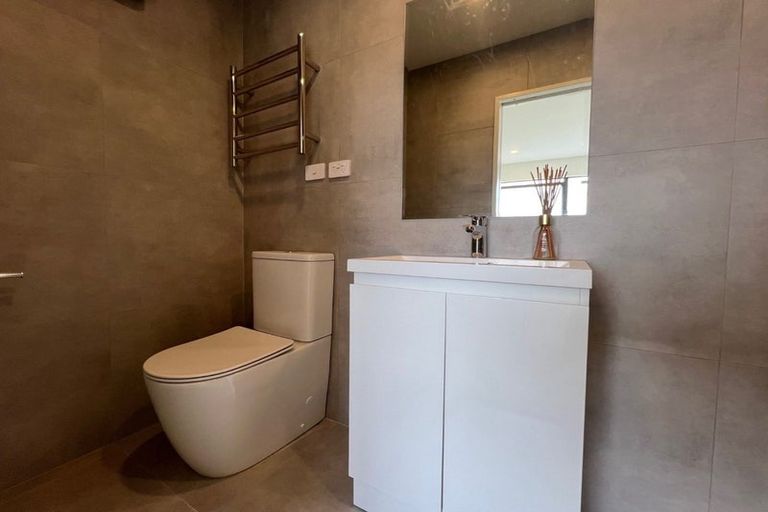 Photo of property in 3 Ki Roto Way, Flat Bush, Auckland, 2019