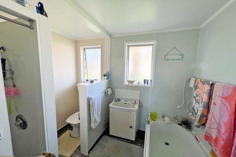 Photo of property in 2 Mathew Street, Dannevirke, 4930