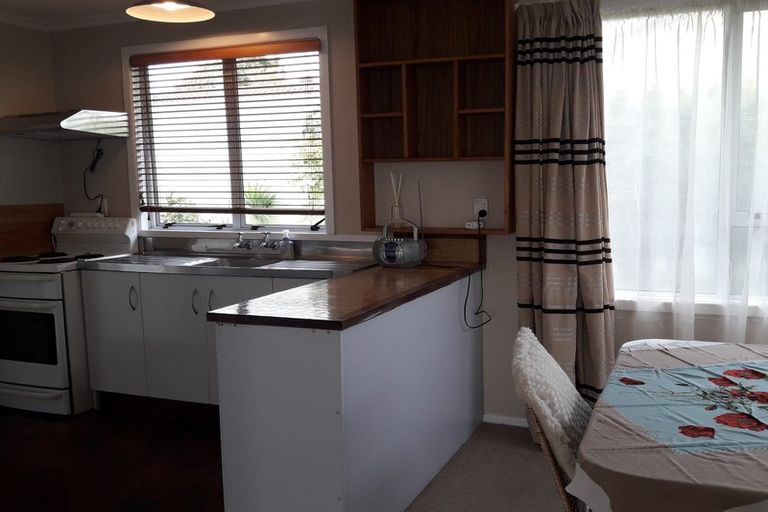 Photo of property in 6 Omata Road, Westown, New Plymouth, 4310