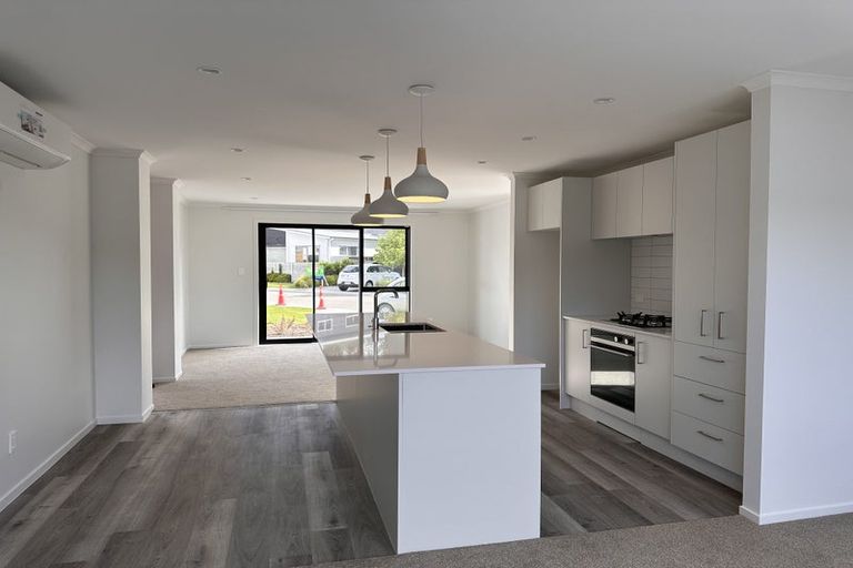 Photo of property in 14 Breakwater Way, Whitby, Porirua, 5024