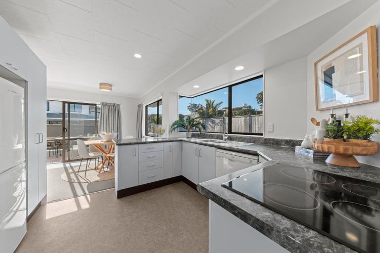 Photo of property in 620b South Road, Oakura, 4314