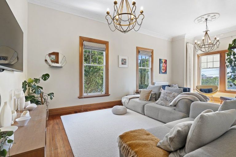 Photo of property in 62 Gilbert Street, New Plymouth, 4310