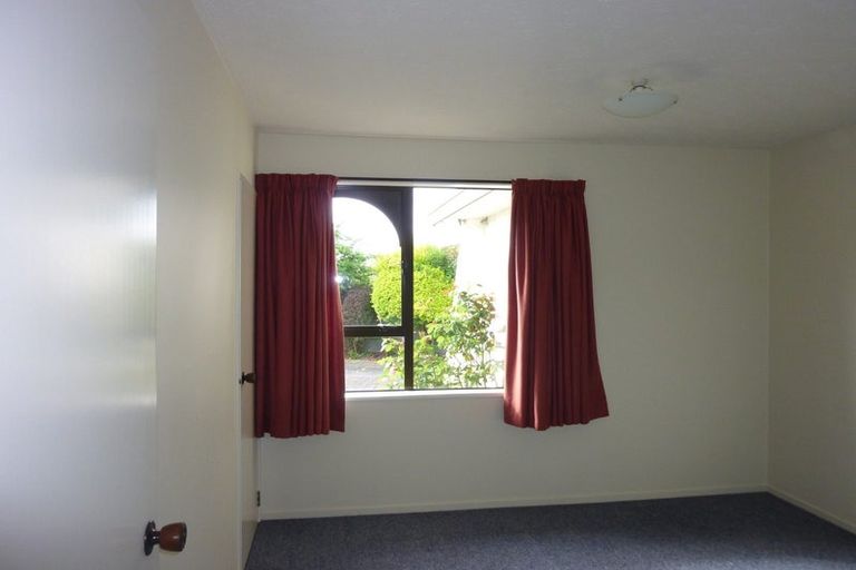 Photo of property in 27 Te Maru Place, Redwood, Christchurch, 8051