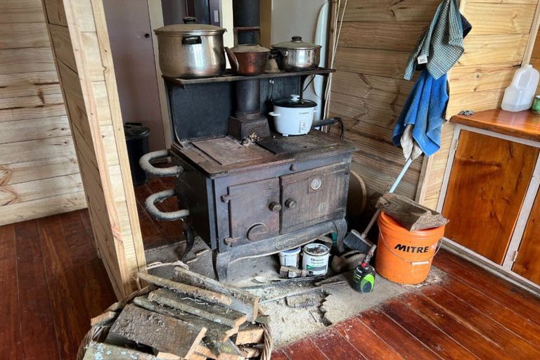 Photo of property in 141 Valley Road, Woodville, 4998