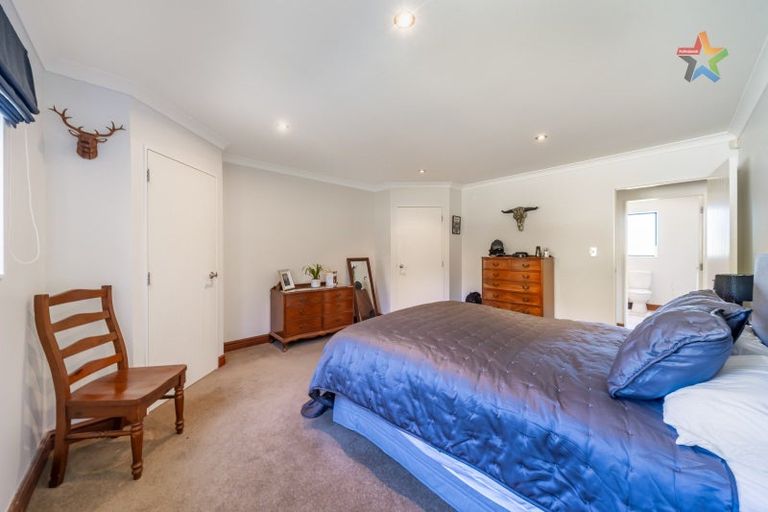 Photo of property in 60 Kakariki Way, Whitemans Valley, Upper Hutt, 5371