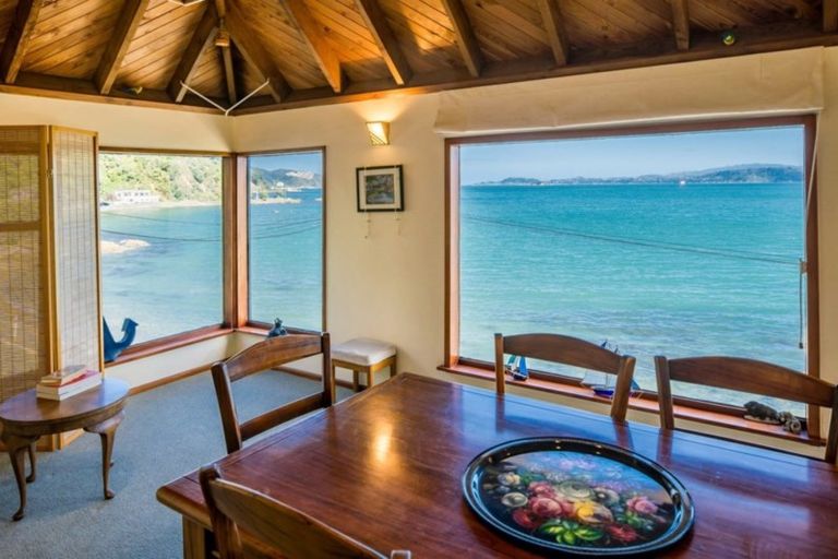 Photo of property in 415 Marine Drive, Mahina Bay, Lower Hutt, 5013