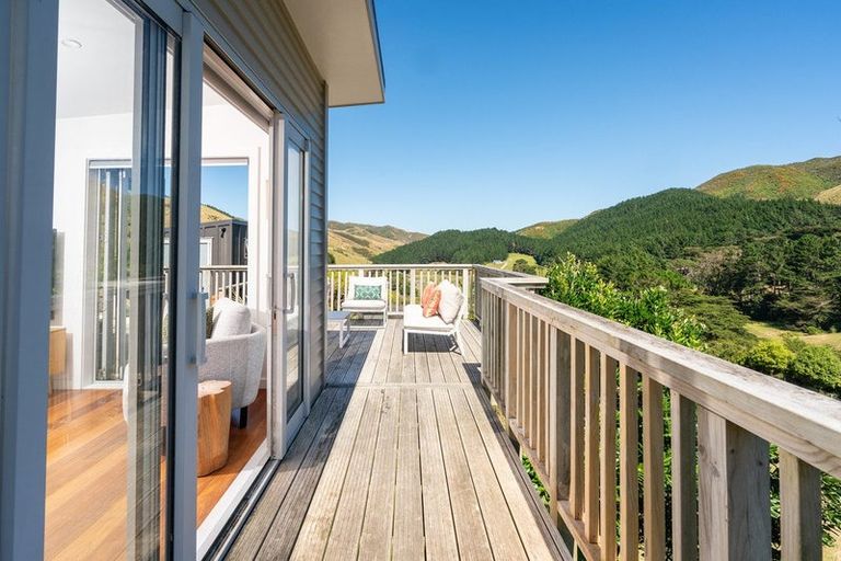 Photo of property in 326 South Makara Road, Makara, Karori, 6972