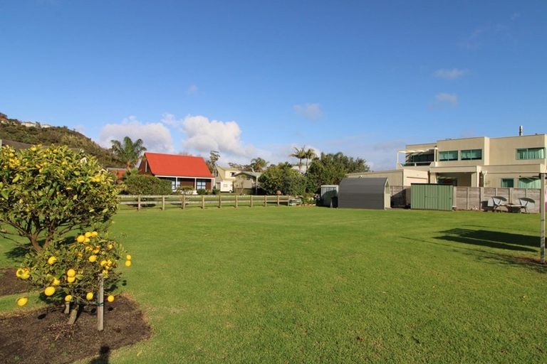 Photo of property in 106 Omara Place, Matarangi, Whitianga, 3592