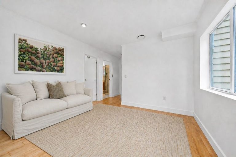 Photo of property in 82e Verbena Road, Birkdale, Auckland, 0626