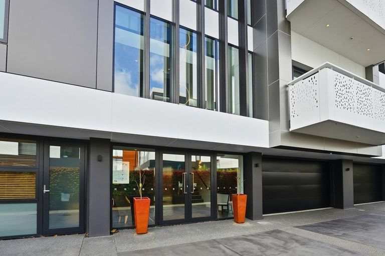 Photo of property in 2/30 Peterborough Street, Christchurch Central, Christchurch, 8013