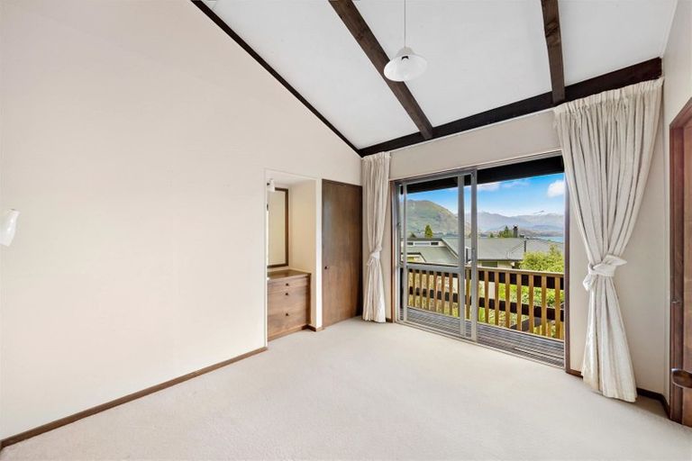 Photo of property in 18 Hunter Crescent, Wanaka, 9305