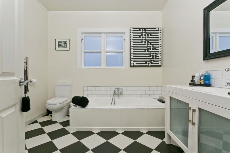 Photo of property in 16 Waitoki Road, Waitoki, Kaukapakapa, 0871