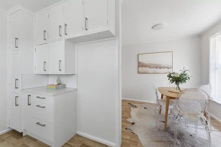 Photo of property in 19 Pukeori Street, Marfell, New Plymouth, 4310