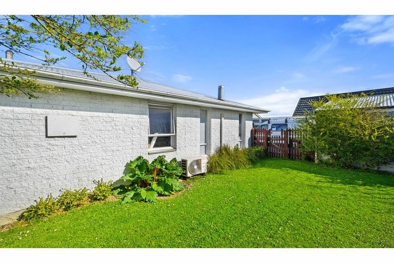 Photo of property in 2/59 Winters Road, Redwood, Christchurch, 8051