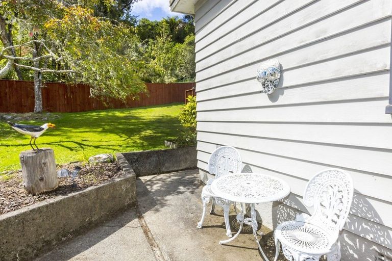 Photo of property in 33 Montgomery Street, Stokes Valley, Lower Hutt, 5019