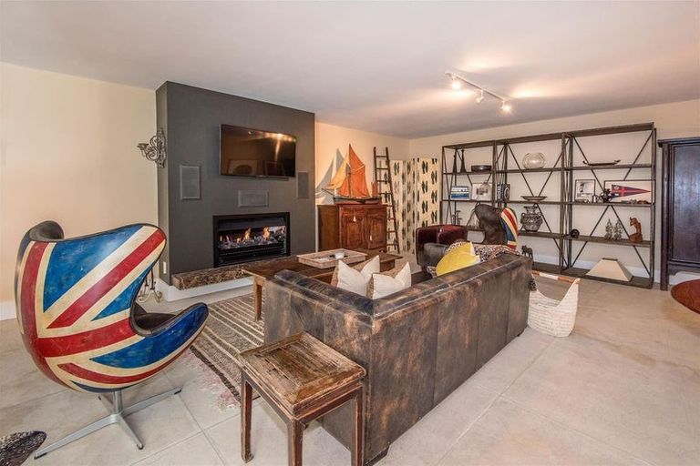 Photo of property in 12a Seacliffe Avenue, Belmont, Auckland, 0622