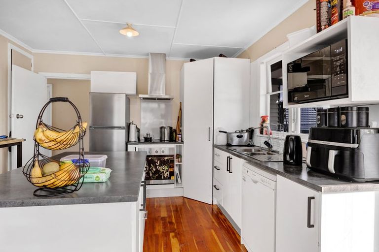 Photo of property in 8 Pacey Avenue, Hawera, 4610