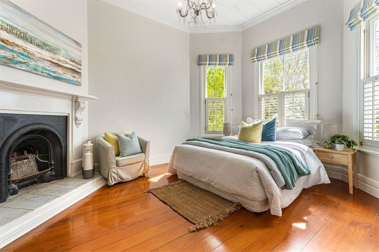 Photo of property in 3 Turnbull Road, Narrow Neck, Auckland, 0624