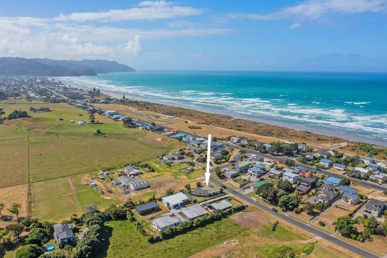 Photo of property in 14 Hanlen Avenue, Waihi Beach, 3611