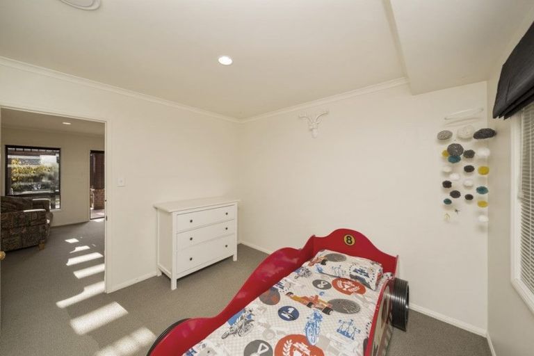 Photo of property in 6a Ashmore Drive, Frankleigh Park, New Plymouth, 4310