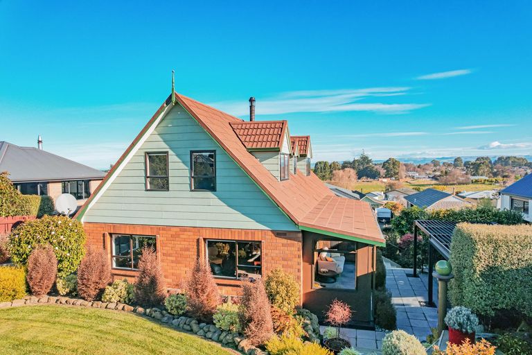 Photo of property in 15 Leven Street, South Hill, Oamaru, 9400