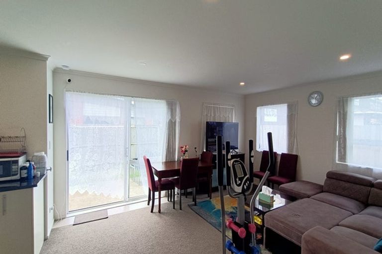 Photo of property in 8 Adina Lane, Wiri, Auckland, 2104