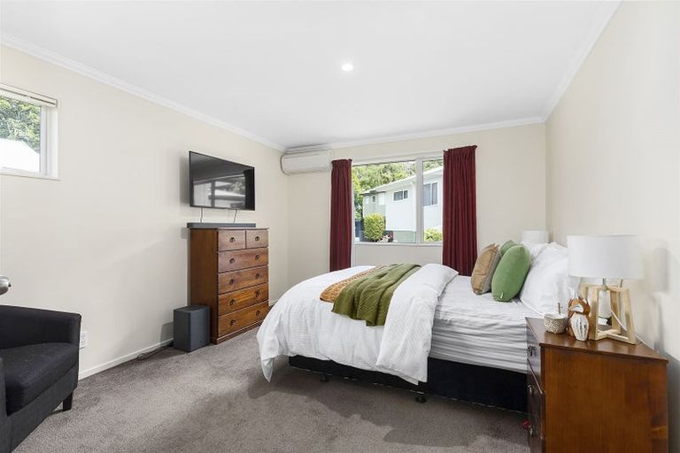 Photo of property in 13c Peterhouse Street, Tawa, Wellington, 5028