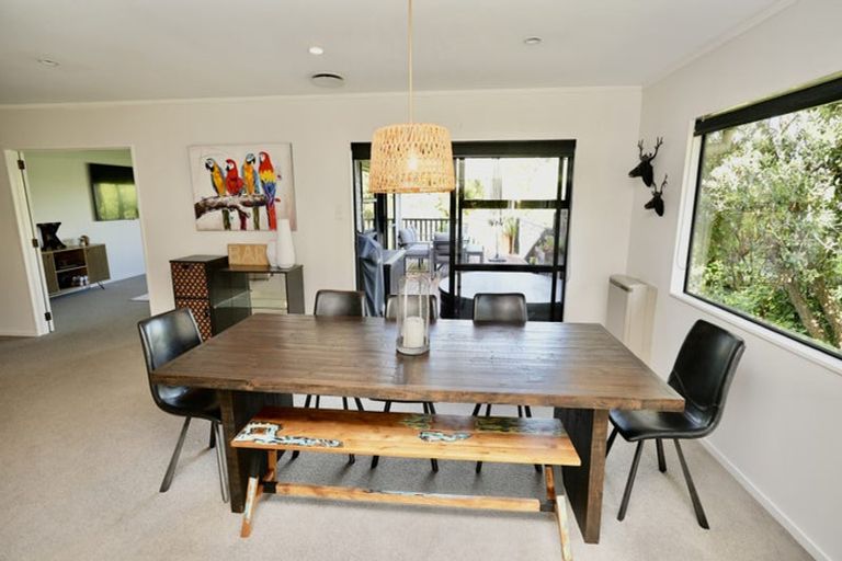 Photo of property in 7 Hillgrove Place, Fitzherbert, Palmerston North, 4410