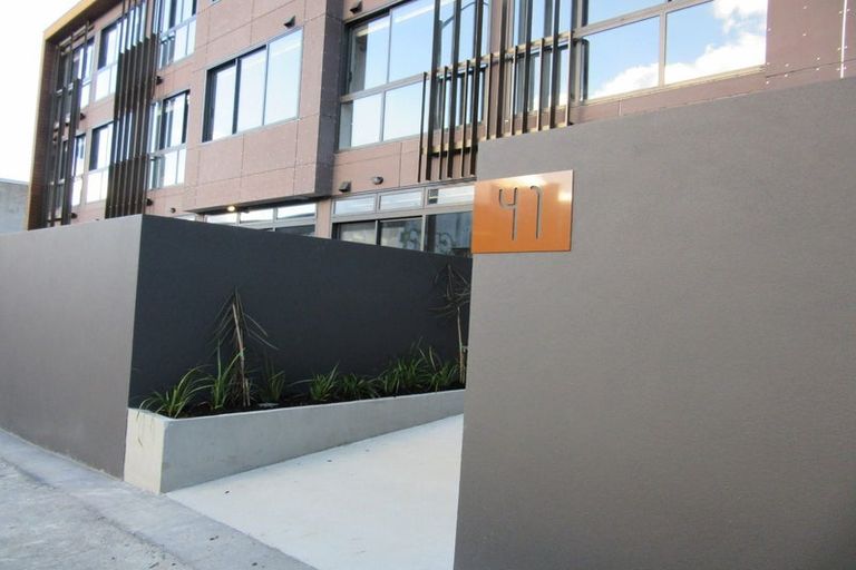 Photo of property in Vedado Apartments, 301/41 Hopper Street, Mount Cook, Wellington, 6011