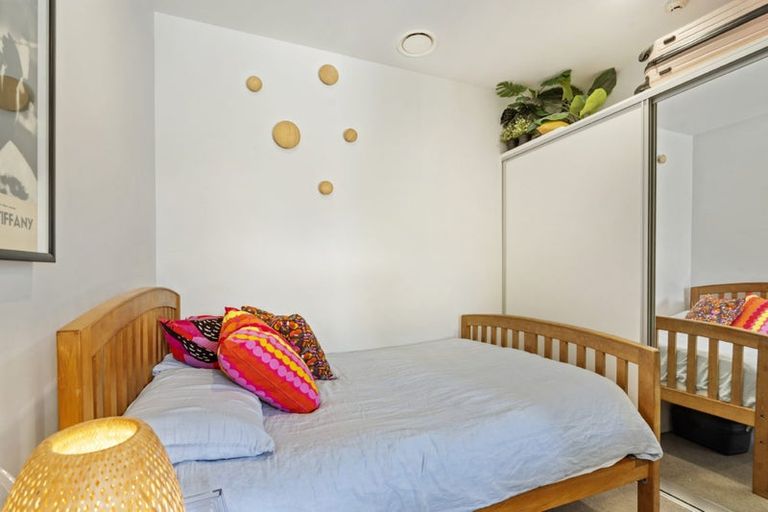 Photo of property in Frank Sargeson Apts, 2/74g Anzac Street, Takapuna, Auckland, 0622