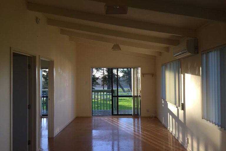 Photo of property in 175 Vaughans Road, Okura, Albany, 0792